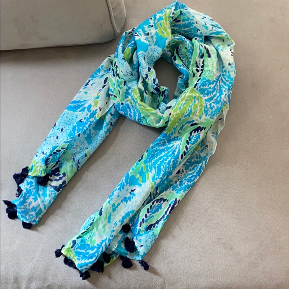 Lily Pulitzer Murfee scarf In Let’s Cha Cha